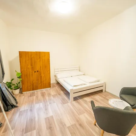 ホステル Party Kralikarna