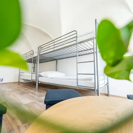 ホステル Party Kralikarna ミクロフ